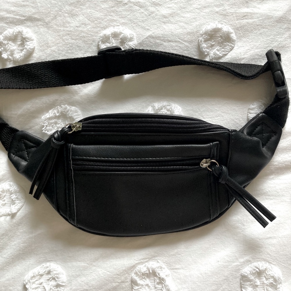 Wild Fable • Fanny Pack • Faux Leather 🖤